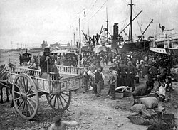 Immigrants from Italy arriving in Buenos Aires, during the great European immigration wave to Argentina