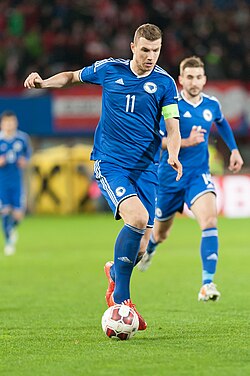 Edin Džeko playing for Bosnia and Herzegovina in 2015