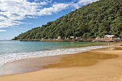 Praia das Laranjeiras beach.