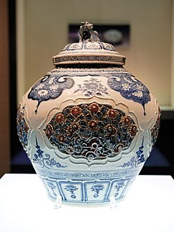 Blue-and-white Covered Jar with Fretwork Floral Design in Red and Blue Glaze, excavated in Baoding