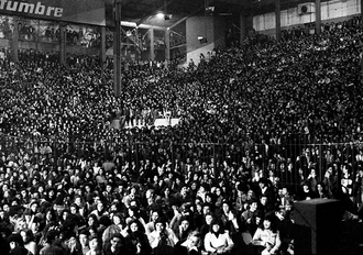 The audience at the historic Adiós Sui Géneris concert at the Luna Park.
