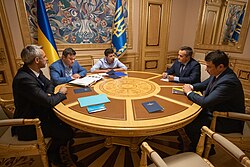 Zelenskyy at a meeting with the Director of the National Anti-Corruption Bureau of Ukraine (NABU), Artem Sytnyk, and the Head of the Specialized Anti-Corruption Prosecutor's Office (SAPO) Nazar Kholodnytskyi, May 2019