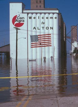 Rising waters in Alton in 1993.