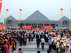 Worship at the Great Temple of Lord Zhang Hui (张挥公大殿; Zhāng Huī gōng dàdiàn), the cathedral ancestral shrine of the Zhang lineage corporation, at their ancestral home in Qinghe, Hebei