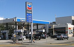 Chevron gas station design used until 2006