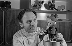 Gerhard Behrendt with character from the stop-animation series Sandmännchen, in 1979