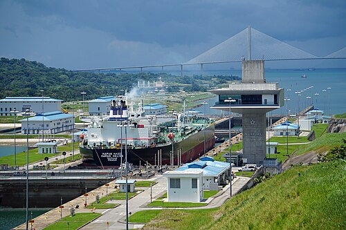 Neopanamax ship passing through the new Agua Clara Locks