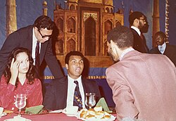 Ali with wife Veronica Porché at a fundraiser in Baltimore, 1977