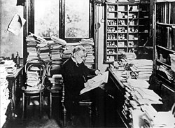 Paul Ehrlich around 1900 in his Frankfurt office