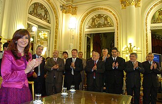 The President in a meeting with the nation's governors