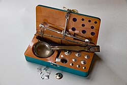 Diamond balance scale 0.01–25 carat jeweler's measuring tool