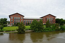 Sheila and Walter Umphrey Law Center, Baylor University in Waco, Texas, affiliated with the convention through the Texas Baptists