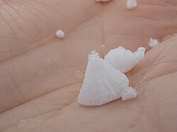 Conical graupel particle