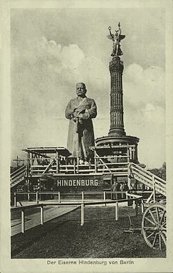 Postcard of the wooden statue of Hindenburg erected in Berlin for the first anniversary of Tannenberg