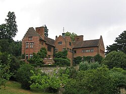 Churchill's main home was Chartwell in Kent.
