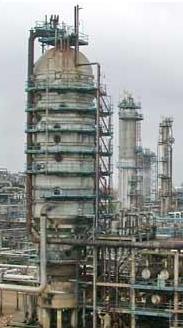 Large-scale, industrial vacuum distillation column[51]