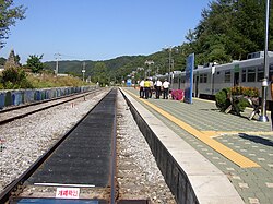 Platform of Sintan-ri Station