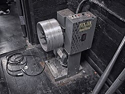 Theatre mechanical curtain puller