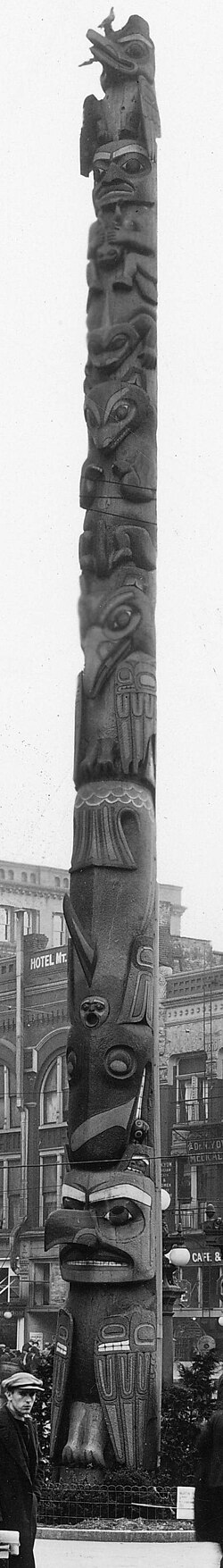 The original pole, c. 1924