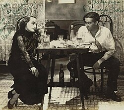 Andrea Palma and Domingo Soler, in La mujer del puerto (1934).
