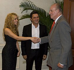 Shakira, Alejandro Sanz and King Juan Carlos I of Spain, during the 2008 Ibero-American Summit in El Salvador