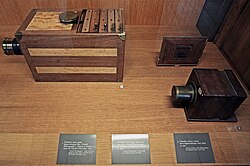 1840–1841 camerae obscurae and plates for daguerreotype called "Grand Photographe" produced by Charles Chevalier (Musée des Arts et Métiers)