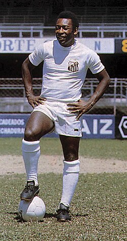 Pelé, shown before he faced Boca Juniors during the 1963 Copa Libertadores Finals at La Bombonera