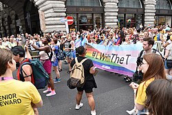 Lesbians in support of trans people, in 2019