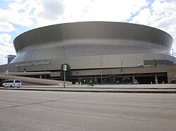 The inscription "Mercedes-Benz Superdome" went onto the sides of the stadium in late October 2011.