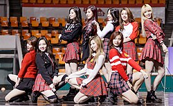 Twice performing at Seoul Arts College [ko] in February 2016