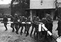 A German propaganda photograph reenacting the removal of the Polish border crossing in Sopot[68]
