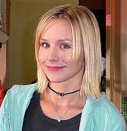 Kristen Bell's performance as Veronica Mars was praised, and several critics felt that she should have been nominated for an Emmy Award.[89][90]