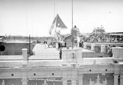 Raising the Cuban flag on the Governor General's Palace at noon on 20 May 1902