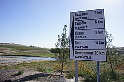 Road signs near Diyarbakır showing the place names in Turkish and Kurdish