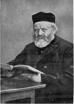 David Zvi Hoffmann, the single most prominent Orthodox theoretician who dealt with the critical-historical method.