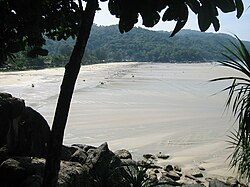 Maximum recession of tsunami waters at Kata Noi Beach at 10:25 a.m., prior to the third—and strongest—tsunami wave