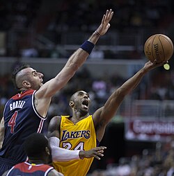 Bryant shooting against Marcin Gortat of the Washington Wizards in 2014