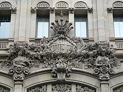 The coat of arms of Barcelona with a county crown and the crest of the bat (Early 20th Century)