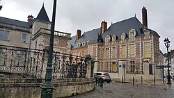 16th/17th buildings found rue de l'Escure, in front of the Hôtel Groslot