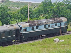 Ch'ŏngnyŏnjŏl Kinyŏm-class locomotive near Wonsan