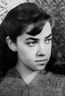 Walsh at 17 years old, when she published her first book, the acclaimed Otoño Imperdonable