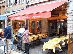 A bouchon, Le tablier (the apron), in Vieux Lyon