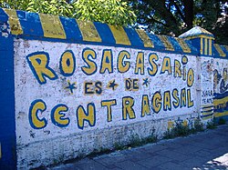 A soccer-related example of rosarigasino in a graffiti.