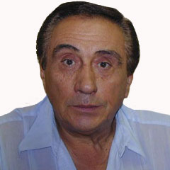 Unioninst Saúl Ubaldini led several strikes against Alfonsín