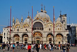 St Mark's Basilica in Venice, one of the best known examples of Italo-Byzantine architecture[32]