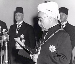 King Abdullah I on 25 May 1946 declaring independence, with Prime Minister Ibrahim Hashem in the background