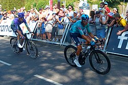 Mauro Schmid and Harold Tejada approaching the finish line in Belfort on stage 13