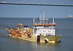 French hopper dredger Daniel Laval at work on the Seine estuary (2018)