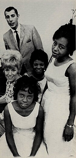 Spector's songwriting collaborators Ellie Greenwich and Jeff Barry with the Dixie Cups (1964)
