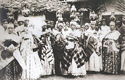 A group of practitioners photographed in 1902